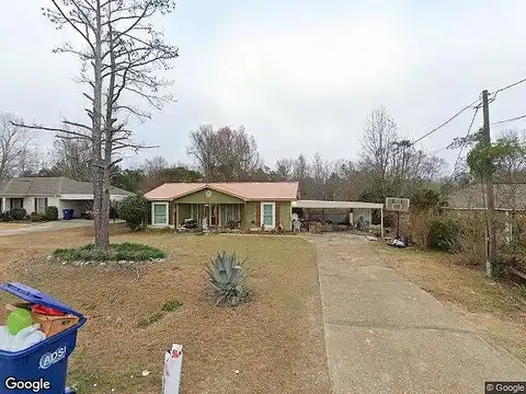 Lee Road 246, SMITHS STATION, AL 36877