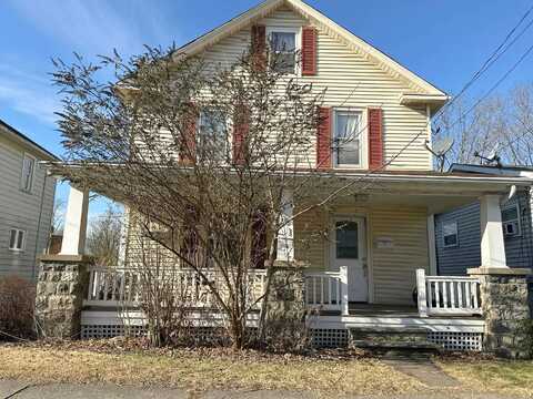 Courtland, EAST STROUDSBURG, PA 18301