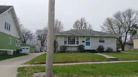 1St, INDIANOLA, IA 50125