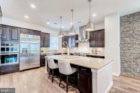 Custis, ALEXANDRIA, VA 22301