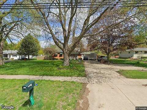 Squirrel, AUBURN HILLS, MI 48326