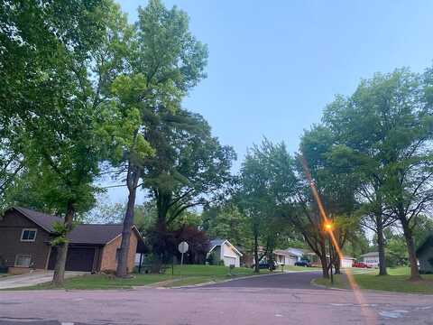 Hadden Bay, FLORISSANT, MO 63033