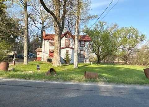 & 660 Gilbert Road, Gilbert, PA 18331
