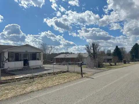 Cedarcrest, VINE GROVE, KY 40175