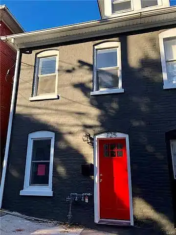 Pine, EASTON, PA 18042