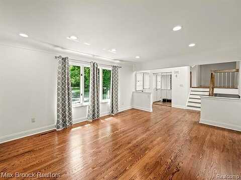 Cedarcroft, WEST BLOOMFIELD, MI 48322