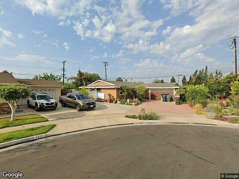 Lois, HUNTINGTON BEACH, CA 92647
