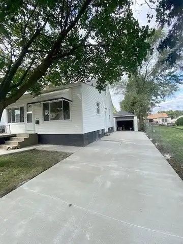 Essex, WARREN, MI 48089