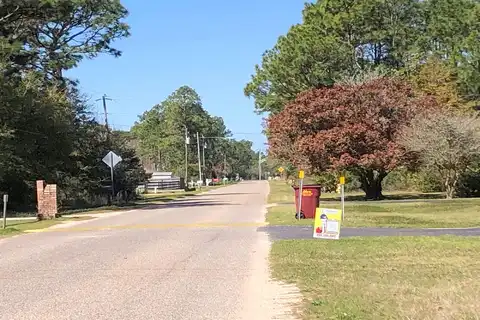 Deer, NAVARRE, FL 32566