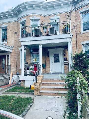 87Th, WOODHAVEN, NY 11421