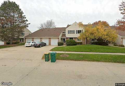 Hidden Lake Dr, BUFFALO GROVE, IL 60089