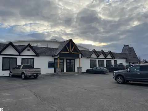 400 W Main Street, Gaylord, MI 49735