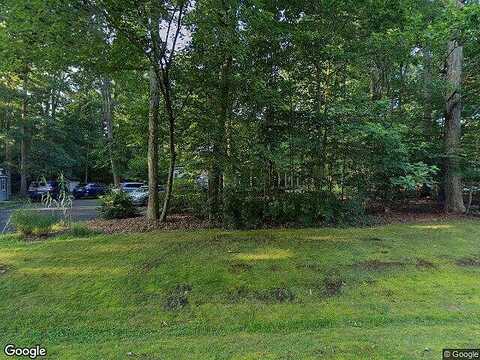 Oak, ASHLAND, VA 23005
