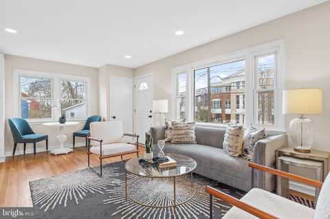 King, ALEXANDRIA, VA 22302
