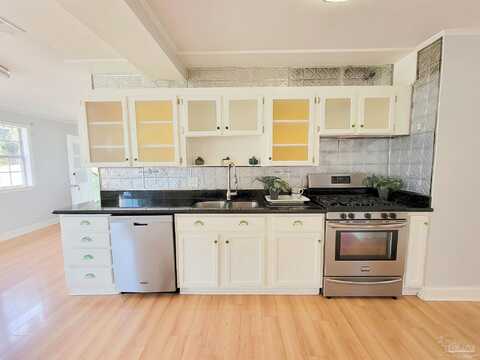 Greve, PENSACOLA, FL 32507