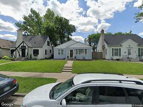 Pinehurst, SAINT PAUL, MN 55116