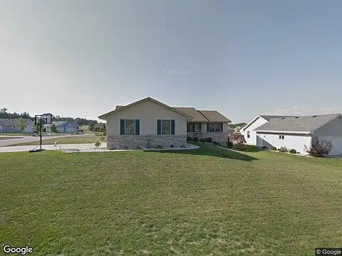 Red Tail, JANESVILLE, WI 53546