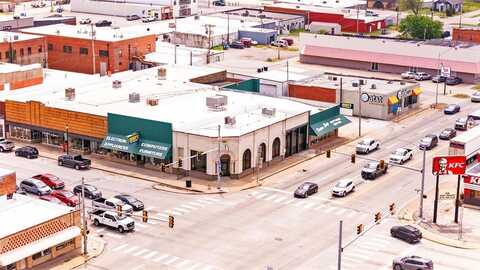 104 E Graham Avenue, Pryor, OK 74361