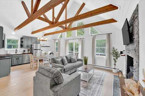 Petrarch, ALBRIGHTSVILLE, PA 18210