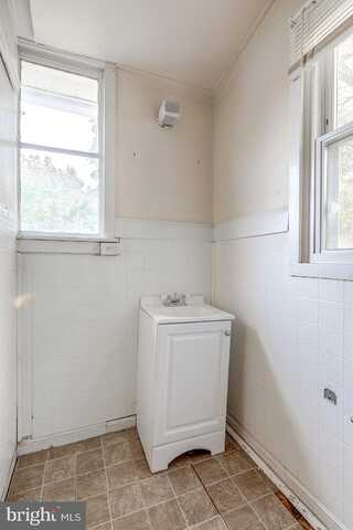 Taylor Ave, Upper Chichester, PA 19061