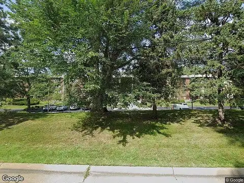 Londin Ln E, Maplewood, MN 55119