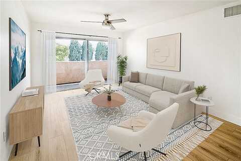 W Macarthur Boulevard #64, Santa Ana, CA 92707