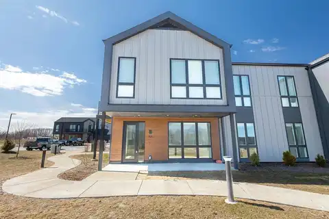 S Alder Place #101, Oak Creek, WI 53154