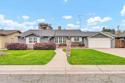 W Howard, Visalia, CA 93277
