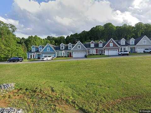 Honeysuckle Ln Unit 120, Bristol, VA 24201