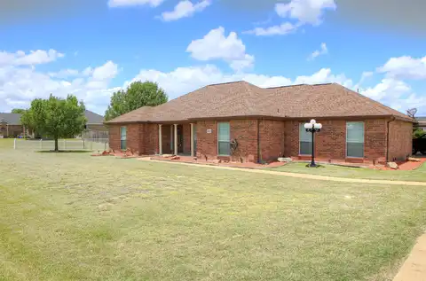 Mattie, WAXAHACHIE, TX 75167