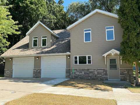 Pine, SAINT PETER, MN 56082