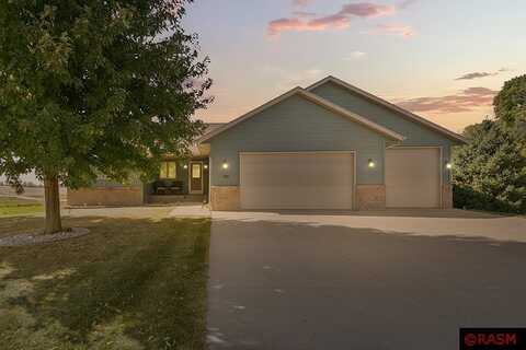 Oak, EAGLE LAKE, MN 56024