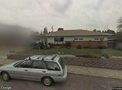 21St, THE DALLES, OR 97058
