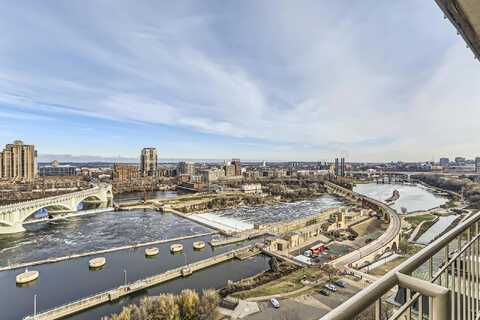 1St, MINNEAPOLIS, MN 55401