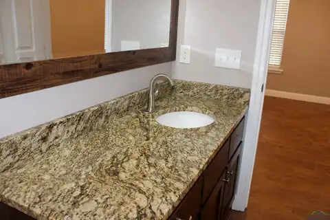 9Th, MOUNT PLEASANT, TX 75455