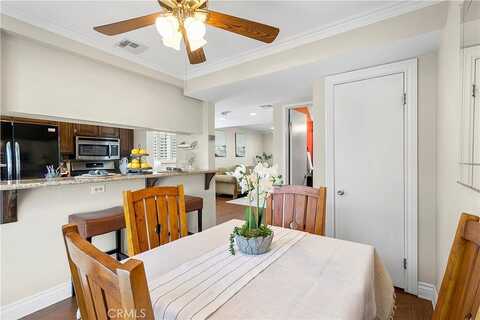 Paseo Terraza, SANTA CLARITA, CA 91350