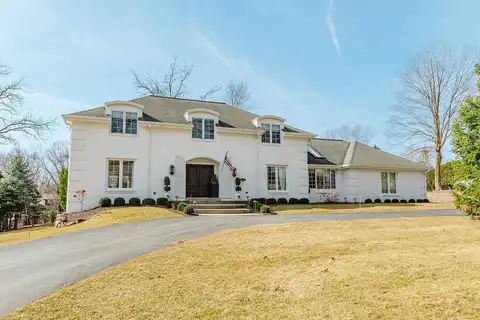Woodhill, BROOKFIELD, WI 53005
