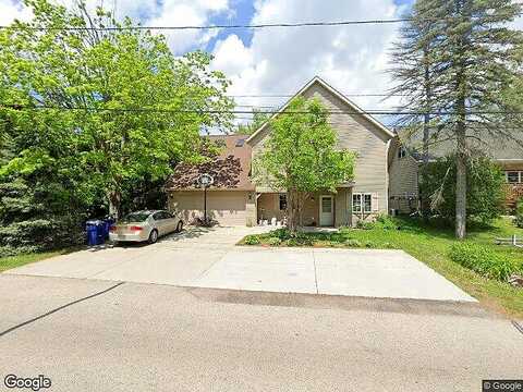 Wallace Lake, WEST BEND, WI 53090