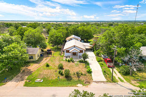 Rancho, NIXON, TX 78140