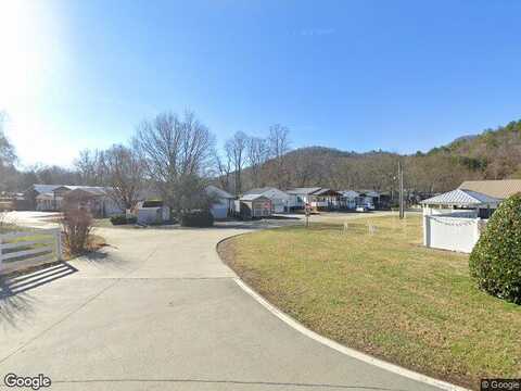 Riverbank, HIAWASSEE, GA 30546