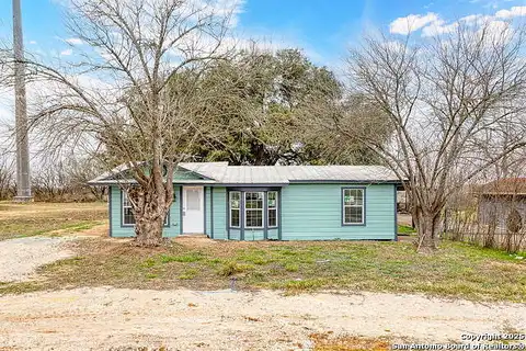 Standish, FLORESVILLE, TX 78114