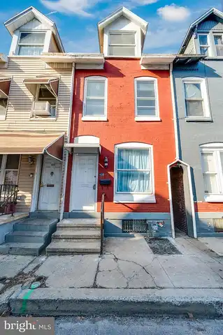 Locust St, READING, PA 19604