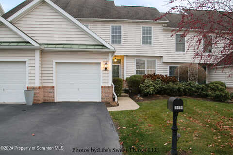 Browning Cl, Moosic, PA 18507