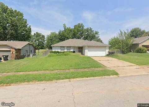 159Th Street S, Coweta, OK 74429