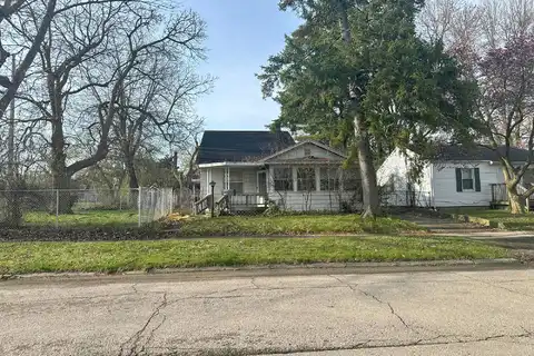 Brown, FLINT, MI 48532