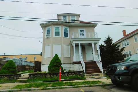 S Carpenter St, E Providence, RI 02914