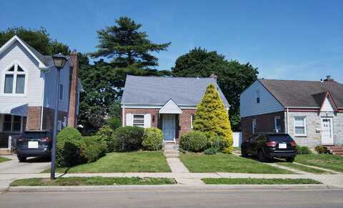 Sperry, NEW HYDE PARK, NY 11040
