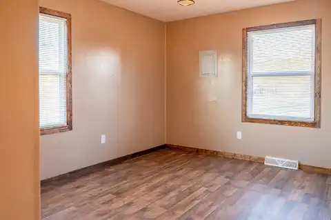 Levee, JEFFERSONVILLE, KY 40337
