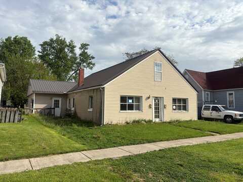 Warren St, Mitchell, IN 47446