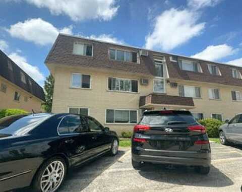 Briar Ct Apt 1B, DES PLAINES, IL 60016